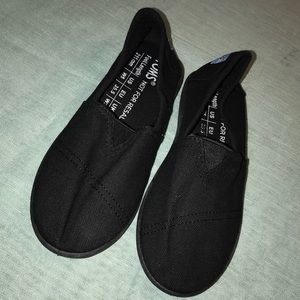 Black toms
